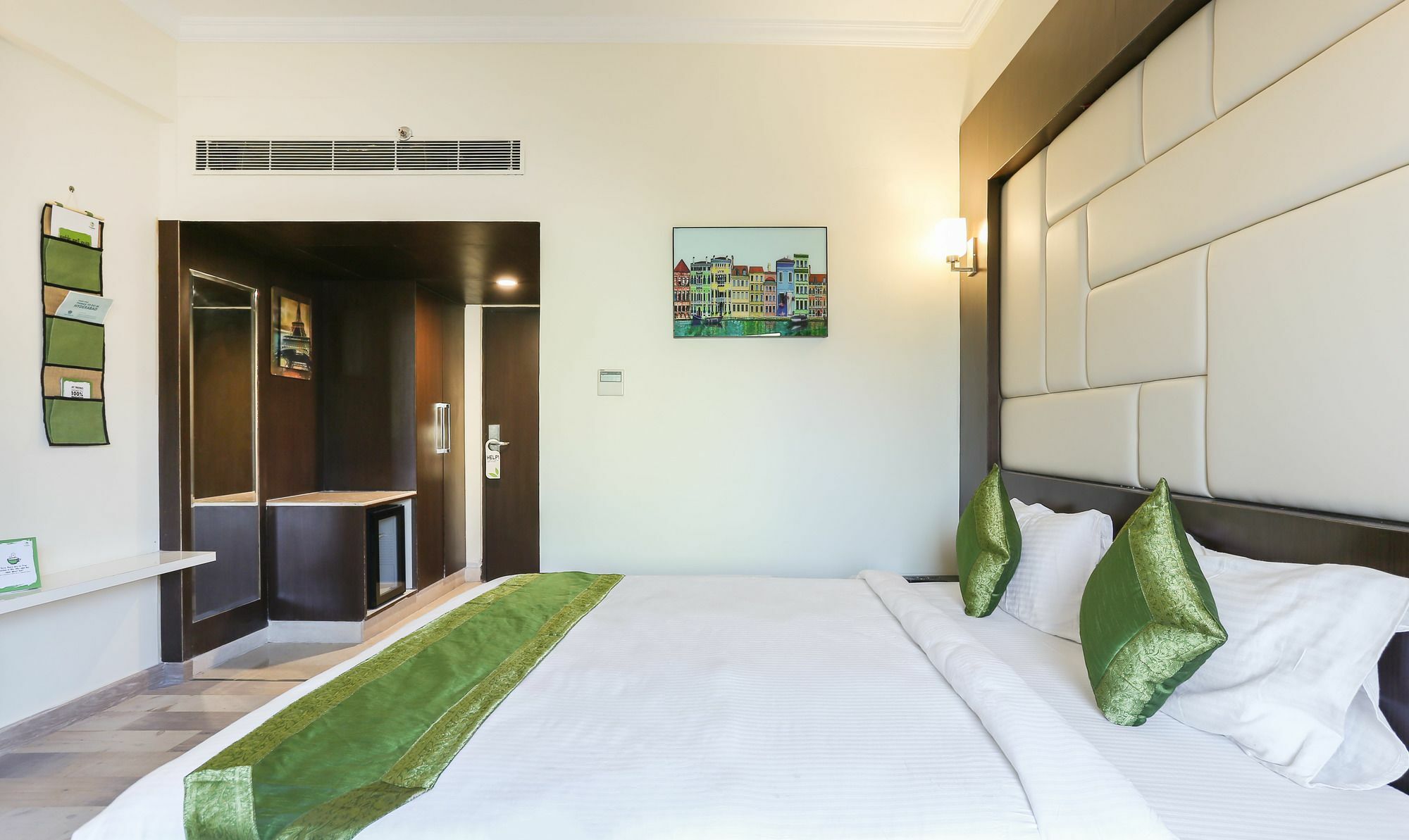 Treebo Trend Wood Bridge Hotel Hyderabad Ngoại thất bức ảnh